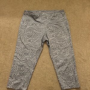 Nike Black and Gray Patterned Leggings